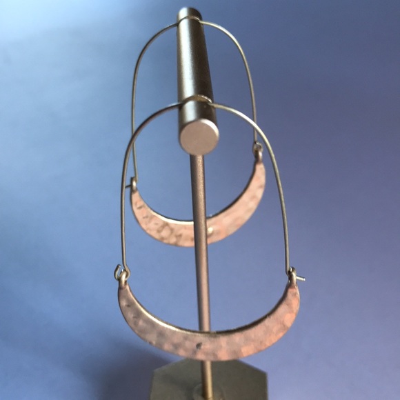 New! Gold Hammered Hoop Earrings - Picture 6 of 12